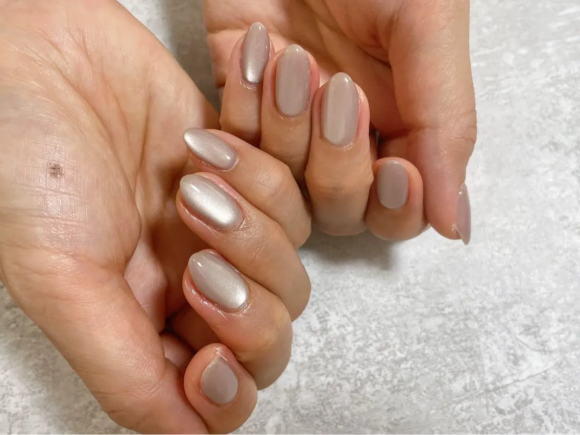 ネイル オーロラネイル フットネイル フレンチネイル ジェルネイル マグネットネイル ハンドネイル mogunail &blowのネイルデザイン