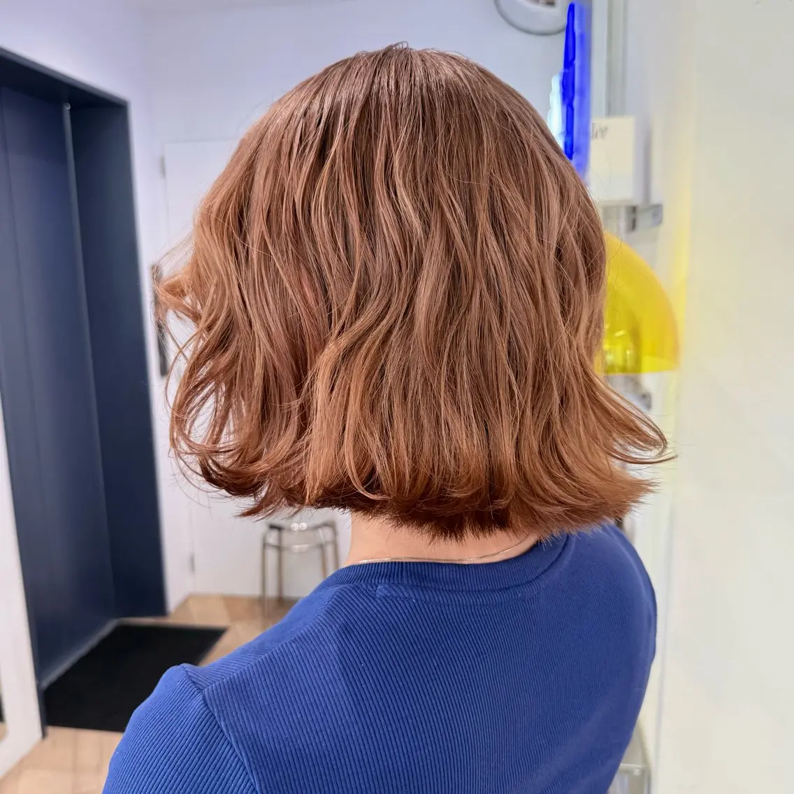 ミディアム カラー ヘアカラー ヒマリ/ ベージュ/ハイトーンのヘアスタイル