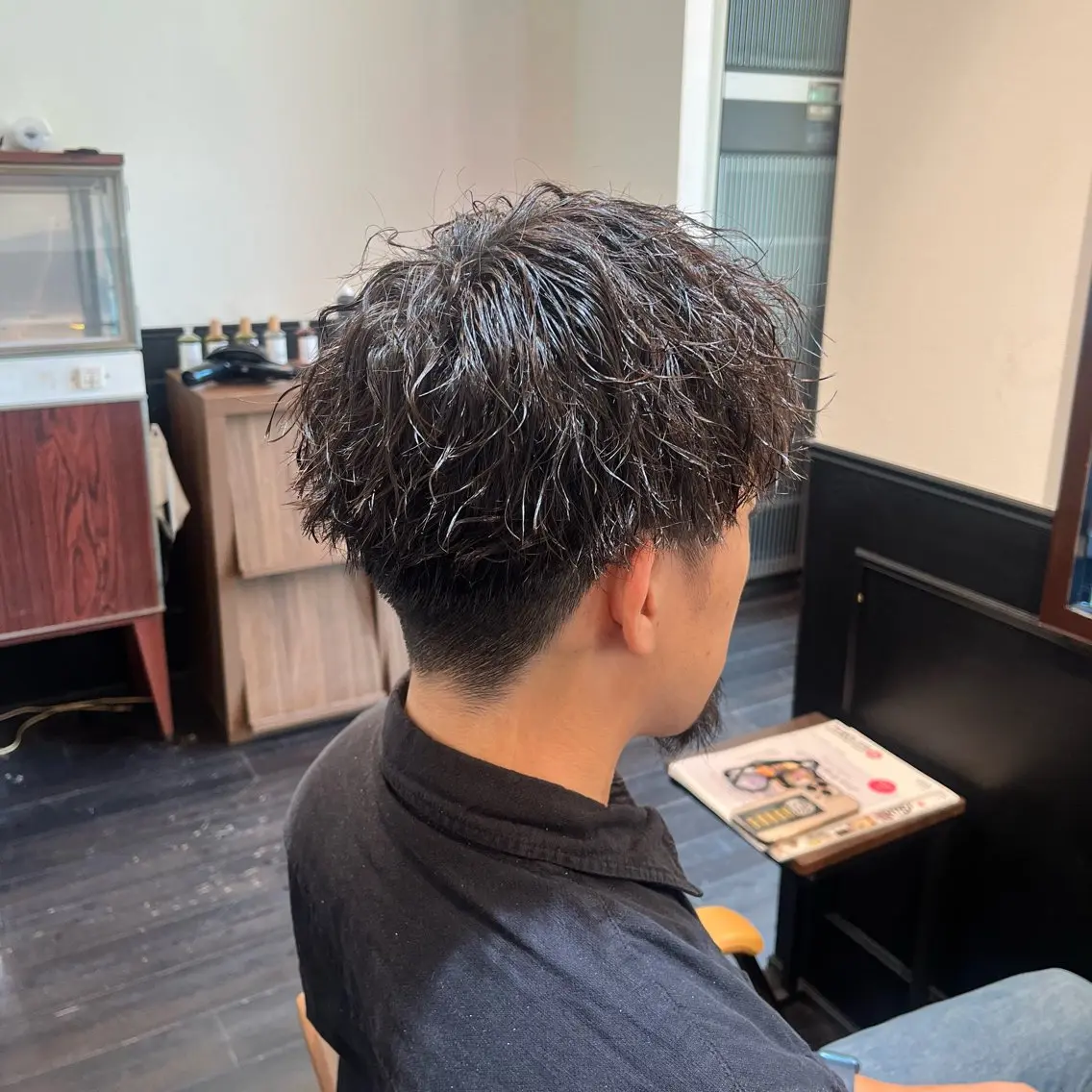 ショート パーマ メンズ メンズパーマ メンズツイストパーマ ツイストパーマ カット パーマ スズキ リコのヘアスタイル