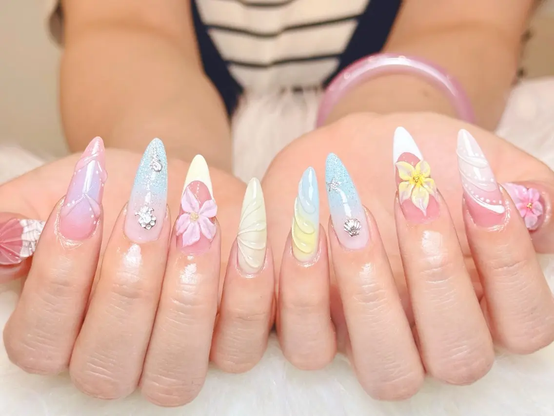 ネイル フレンチネイル ジェルネイル グラデーション 韓国ネイル ロングネイル ハンドネイル Luci Nailのネイルデザイン