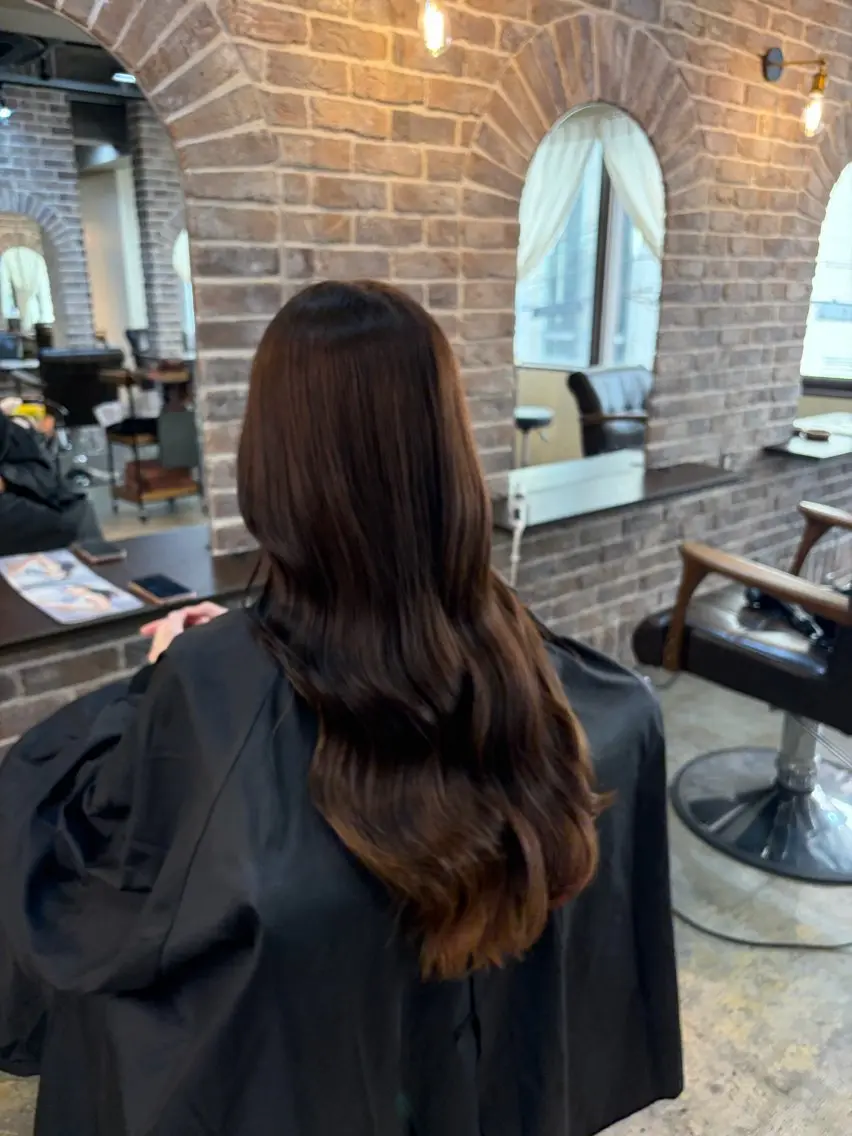 ロング カット ヘアカラー トリートメント 縮毛矯正/暖色系 /徳田真緒のヘアスタイル