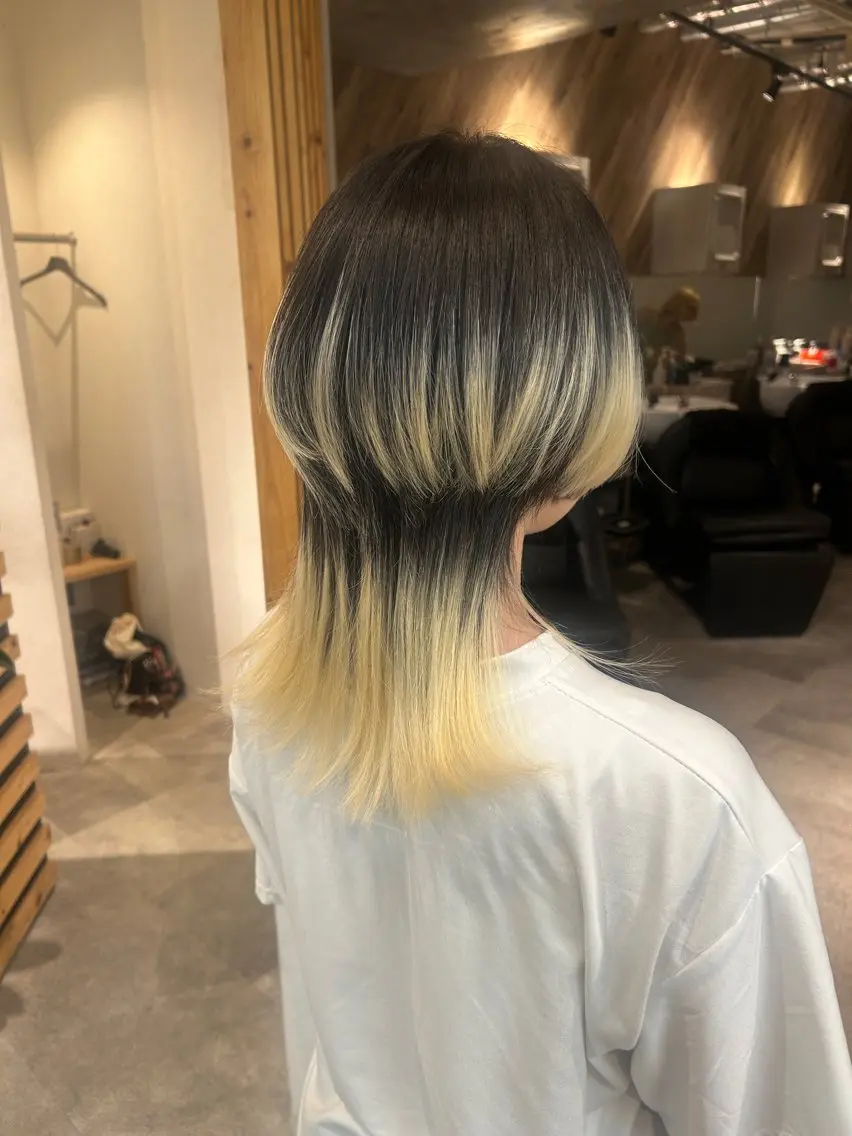 ミディアム カラー ウルフカット カット ヘアカラー トリートメント ウルフカット レイヤーカット上柿のヘアスタイル