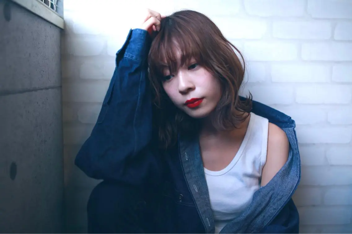 ミディアム カラー パーマ ヘアアレンジ メンズ キッズ ネイル マツエク・マツパ カット ヘアカラー トリートメント ヘッドスパ premier modelsのヘアスタイル