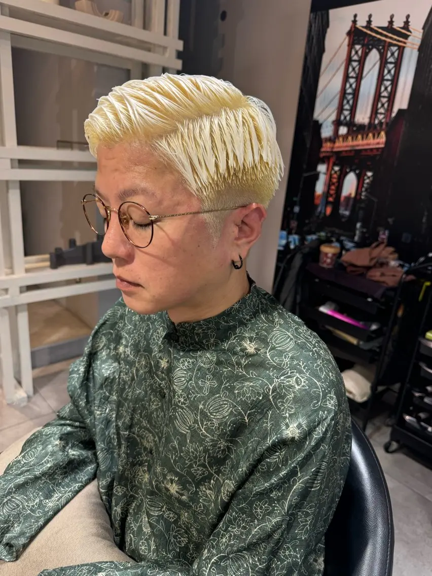 ショート カラー メンズ メンズブリーチ ブリーチ ヘアカラー トリートメント 似合う髪型が 分からない方へのヘアスタイル