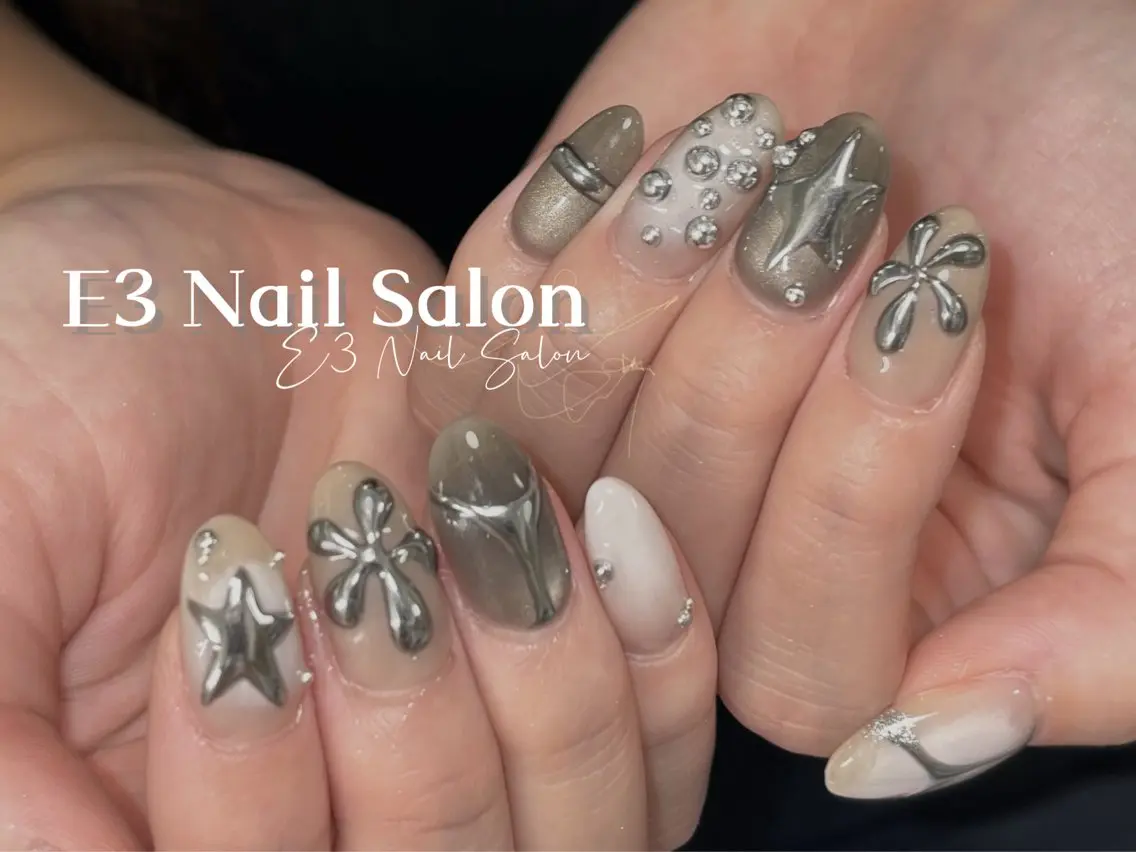 ネイル オーロラネイル フレンチネイル ジェルネイル ガラスフレンチ キラキラネイル ハンドネイル E3 Nail Salonのネイルデザイン