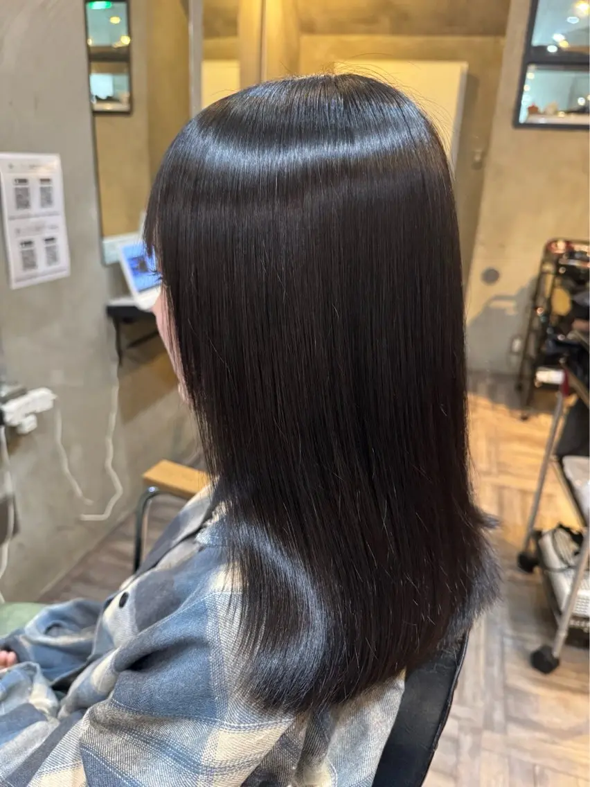 セミロング アッシュ 🫧透明感ブリーチ 🫧𝑳𝒖𝒏𝒂のヘアスタイル