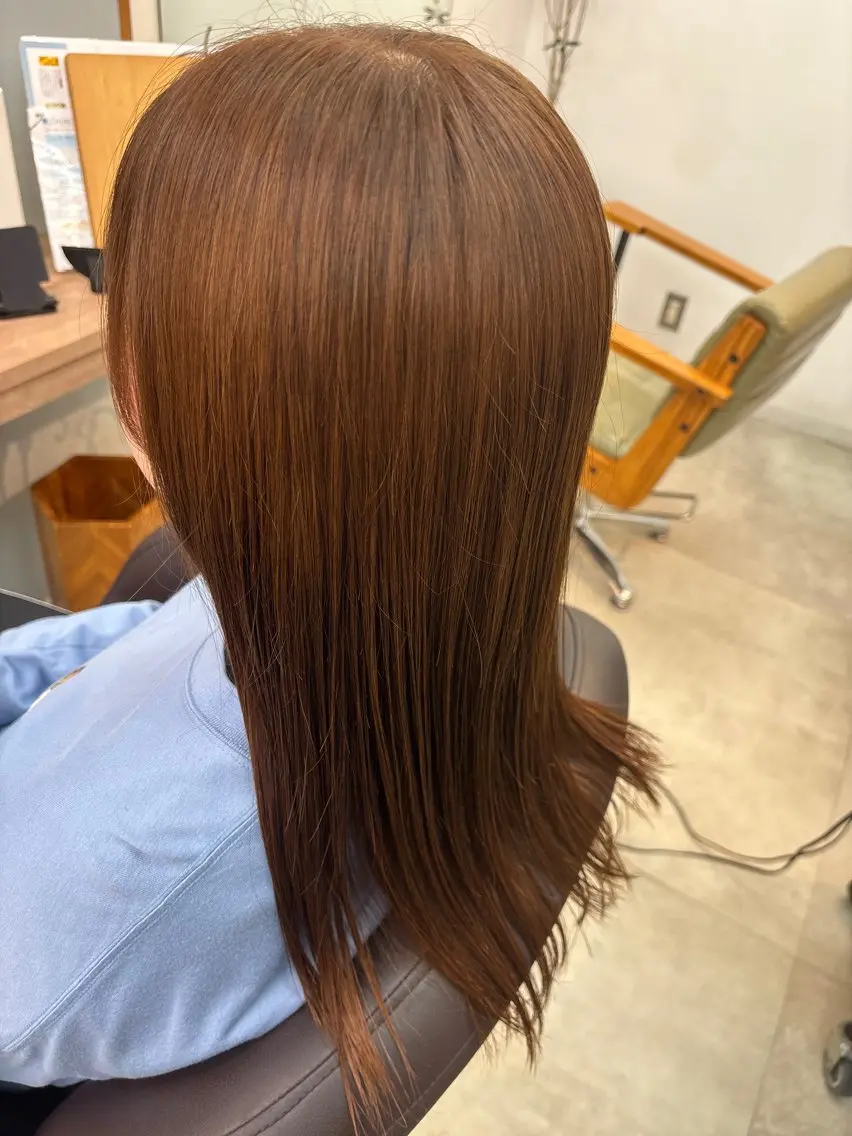 ロング アッシュ 八木橋 朋香のヘアスタイル