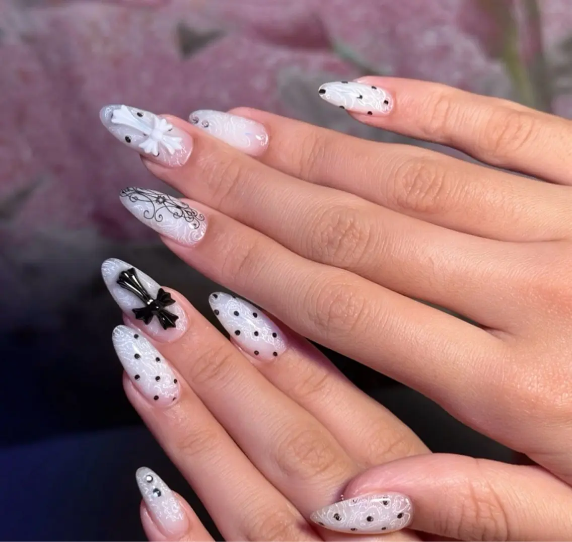 ネイル チークネイル ドット フレンチネイル グラデーション 韓国ネイル ハンドネイル ハンドケア Aria Nail Beautyのネイルデザイン