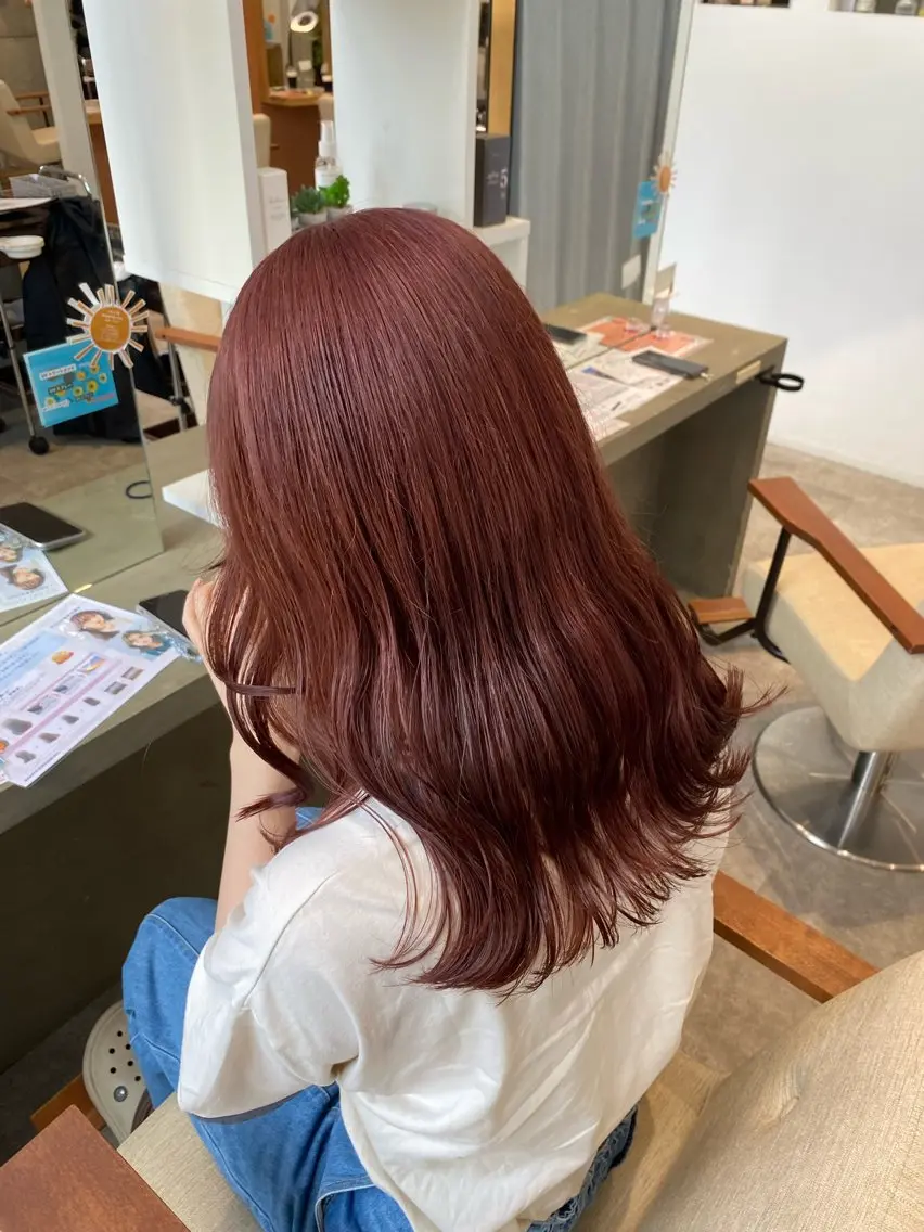 ミディアム カラー 藤野 凪沙のヘアスタイル