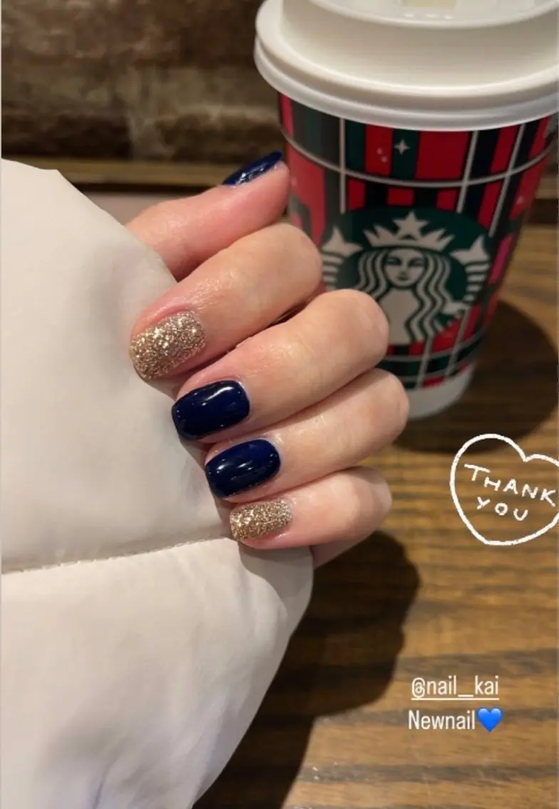 ネイル ゴールド ラメ(グリッター) ネイビー ワンカラーネイル シンプルネイル ハンドネイル Kai  nail Mayukoのネイルデザイン
