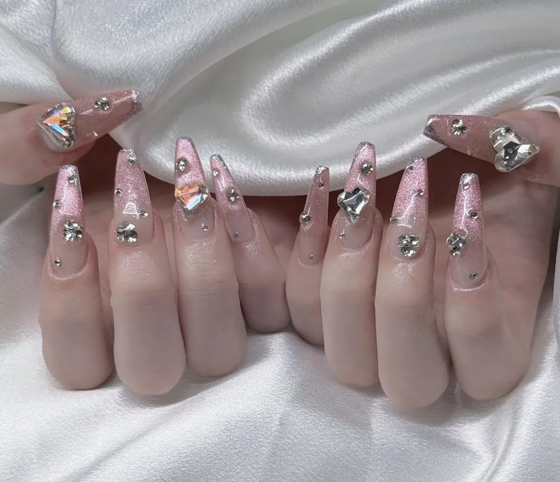 ネイル オーロラネイル ブルー チークネイル フットネイル フレンチネイル ハンドネイル NAILS168 新大久保店のネイルデザイン