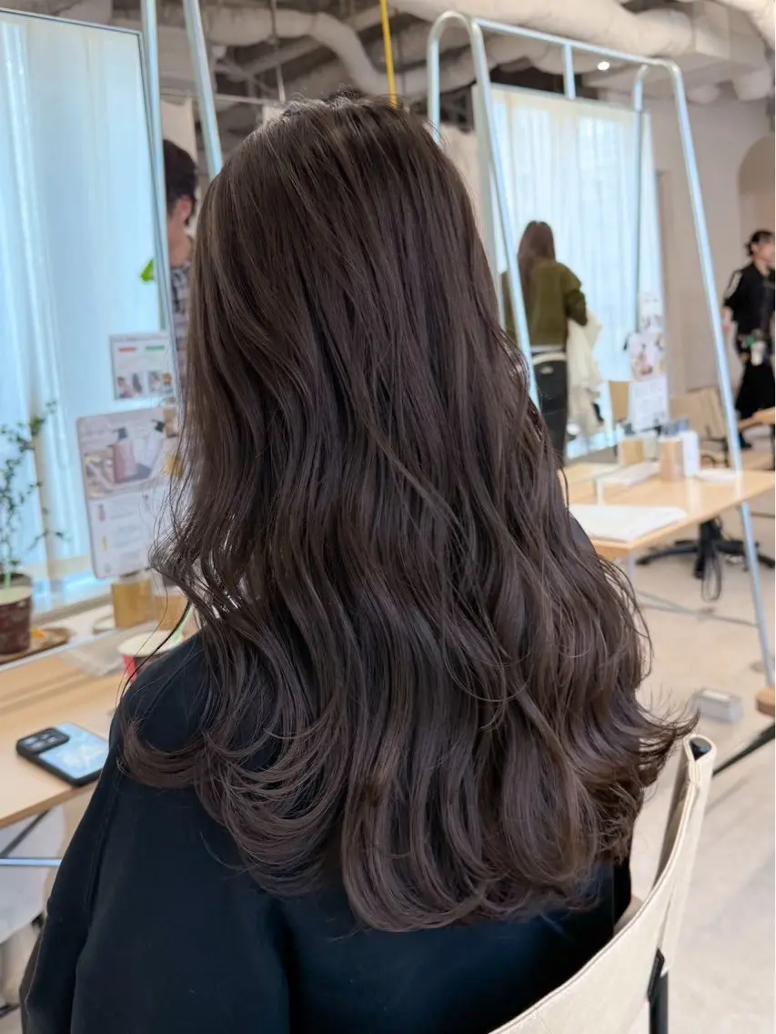 ロング 艶感カラー🫧三浦 衣織のヘアスタイル