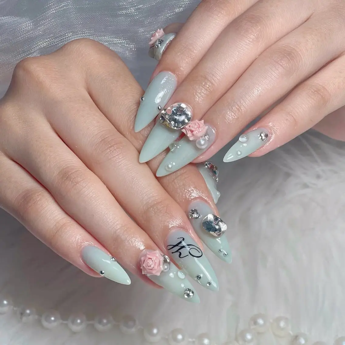 ネイル オーロラネイル クリアネイル 成人式 フラッシュネイル ジェルネイル ハンドネイル Amee Nail Salonのネイルデザイン
