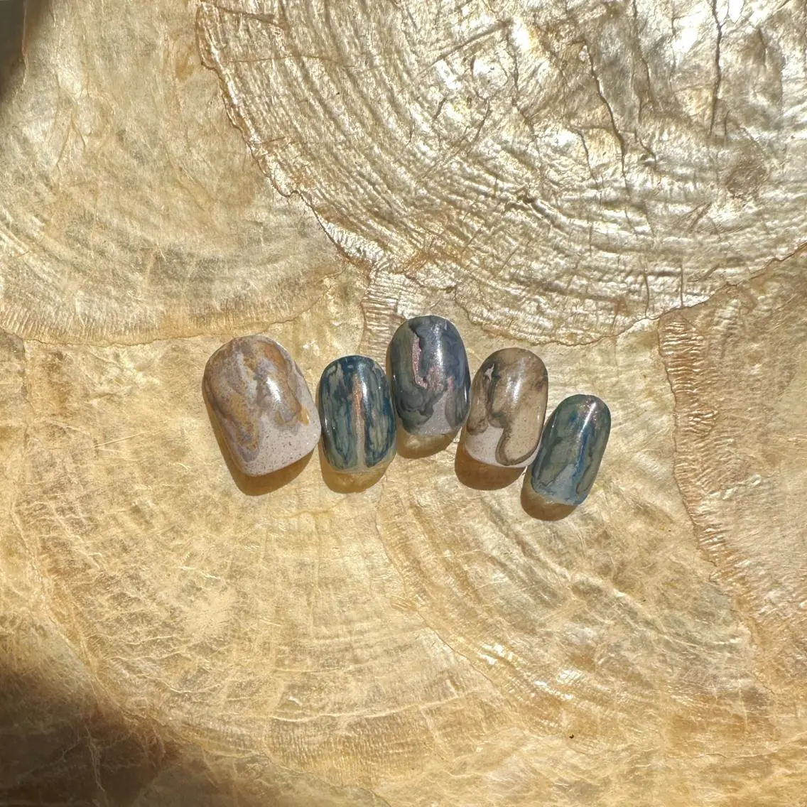 ショート ネイル 🪞KAPE NAIL 🪞のネイルデザイン