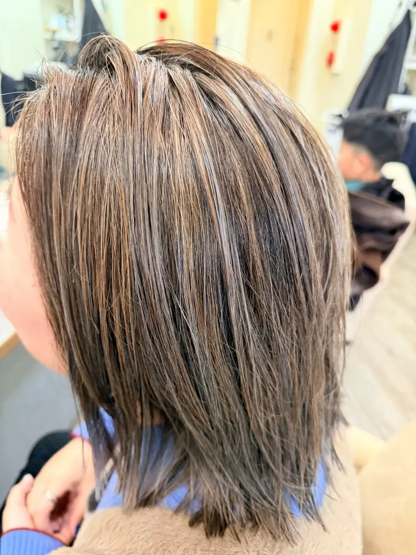 ミディアム カラー カット ヘアカラー トリートメント 鶴見 和美のヘアスタイル