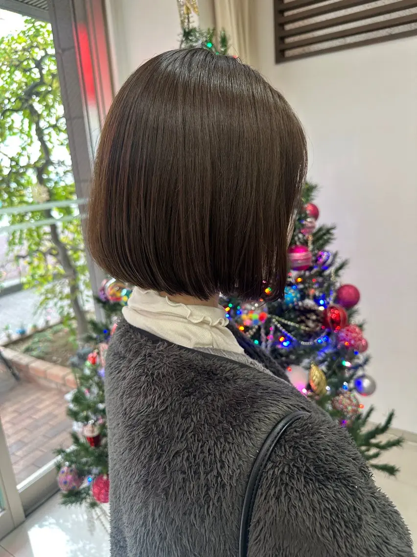 ミディアム ボブ カット ヘアカラー トリートメント 日曜日空きあり‼️ 艶々カラー🩷のヘアスタイル