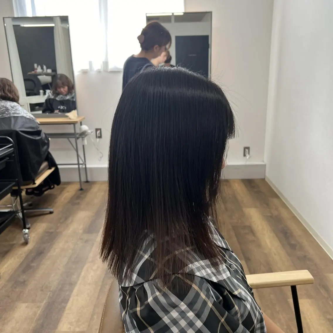 セミロング YUCCA 茨木のヘアスタイル