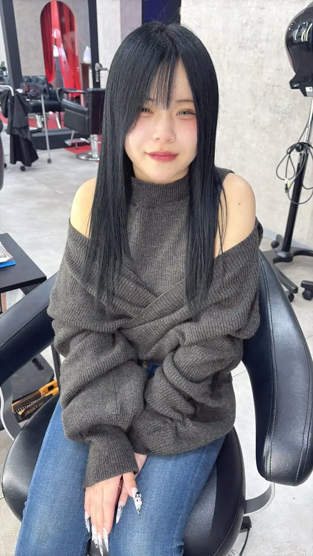 ロング ヘアカラー 山田 明のヘアスタイル