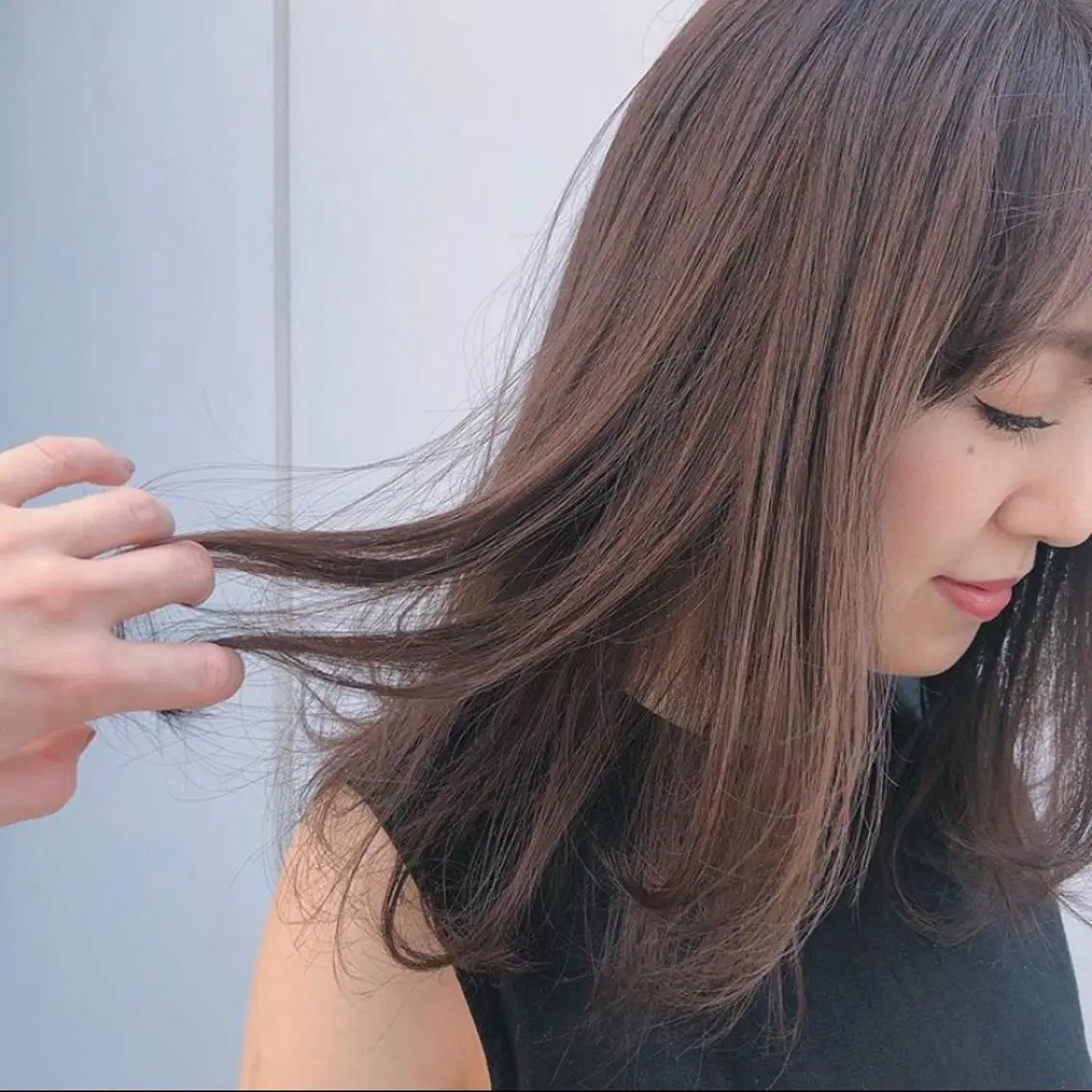 ミディアム カラー カット ヘアカラー 縮毛矯正 トリートメント ヘッドスパ 小田 莉加子のヘアスタイル