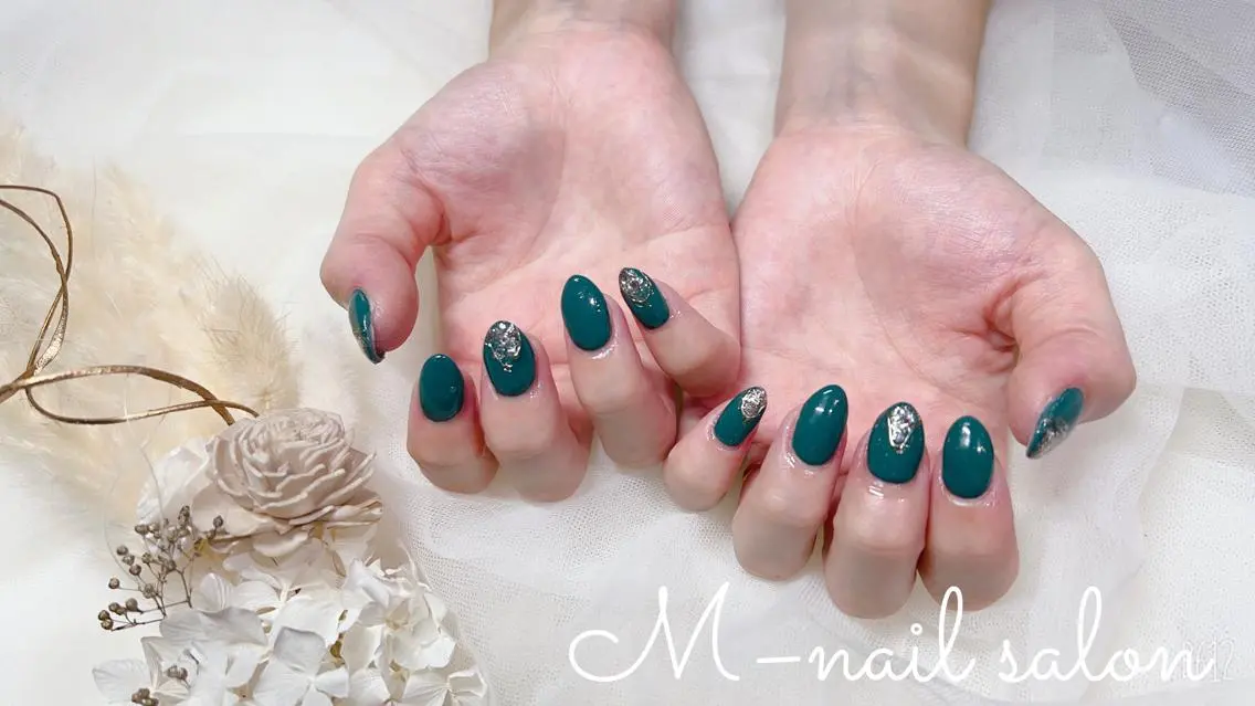 ネイル シンプルネイル M_ nail salonのネイルデザイン