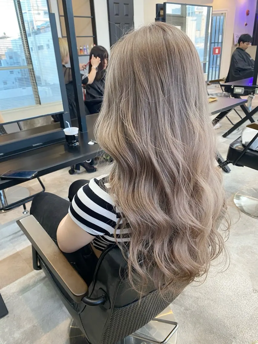 ロング カラー ヘアカラー トリートメント ROI 【ロイ】のヘアスタイル