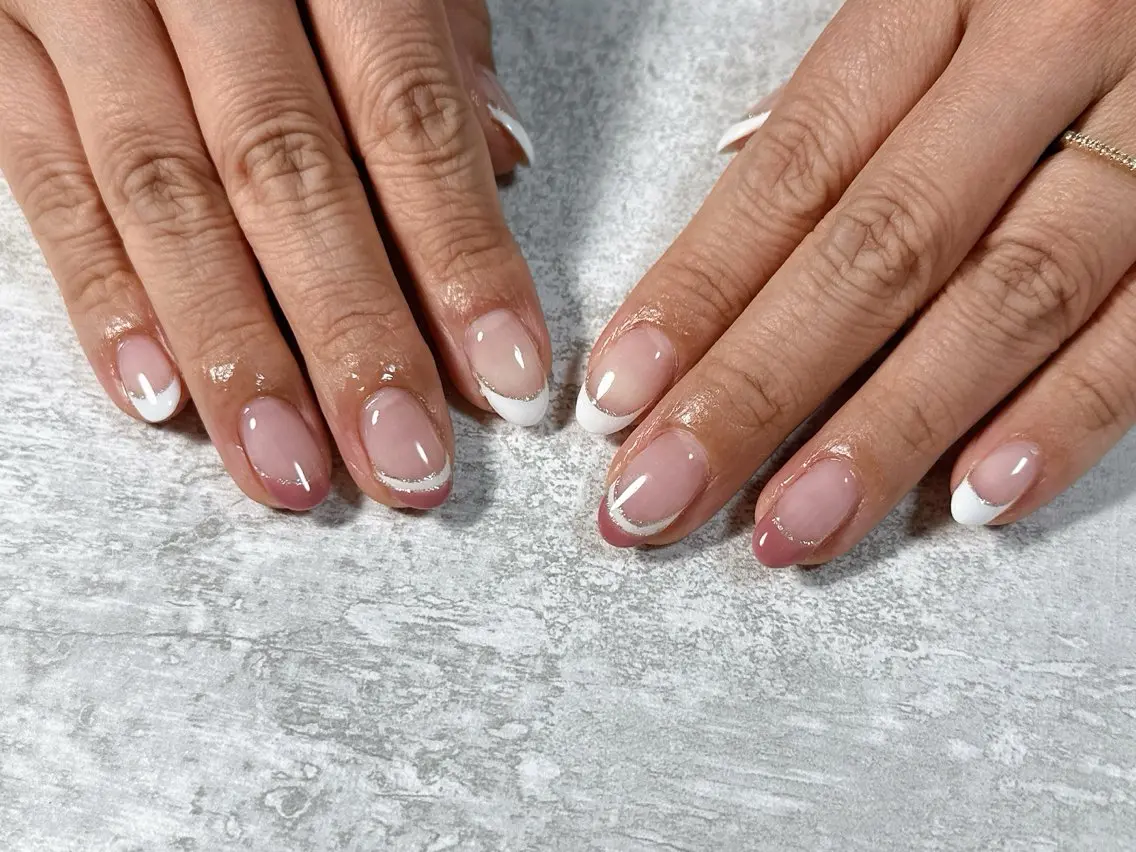 ネイル オーロラネイル ブルー フットネイル フレンチネイル ジェルネイル kiki nail たまプラーザのネイルデザイン