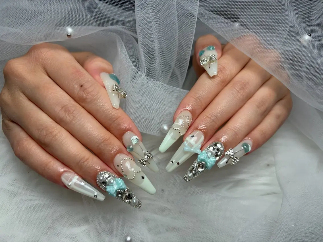 ネイル アートネイル 長さ出し ジェルネイル マグネットネイル ニュアンスネイル ハンドネイル Cloudy Chan Nailのネイルデザイン