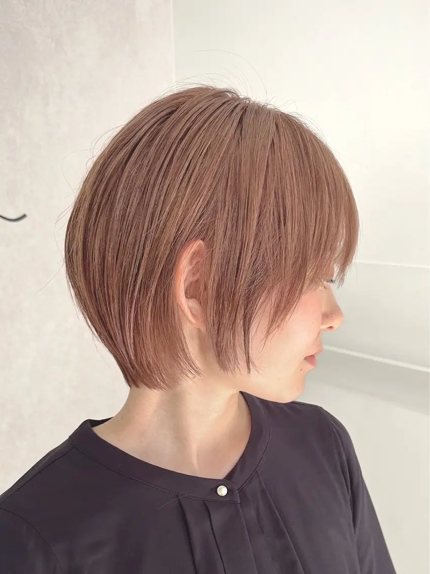 ショート カラー ベージュカラー ブリーチ ハイトーンカラー ミルクティーベージュ ピンクカラー suiw /AYAのヘアスタイル