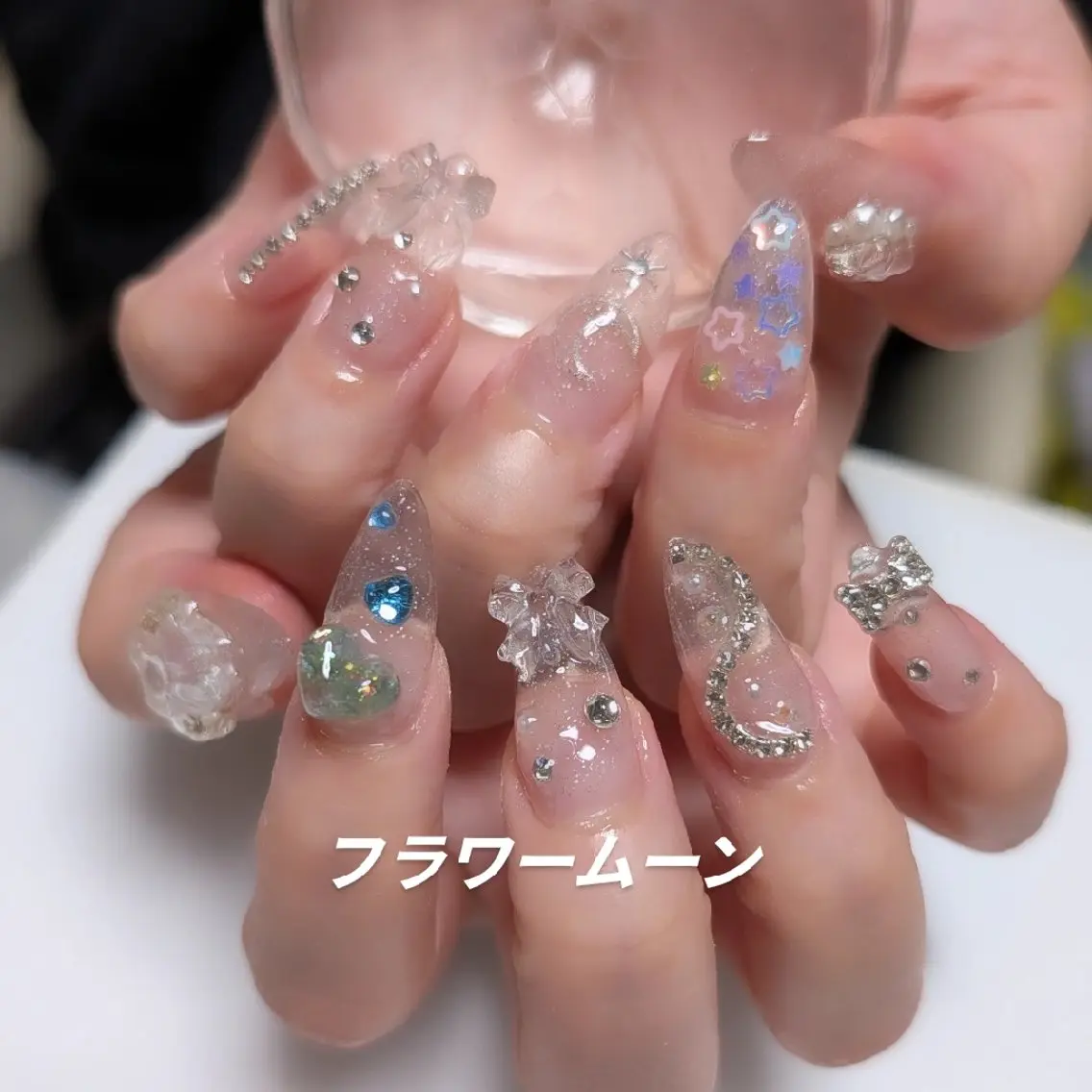 ネイル クリアネイル ハンドネイル ハンドケア フラワー ムーンのネイルデザイン