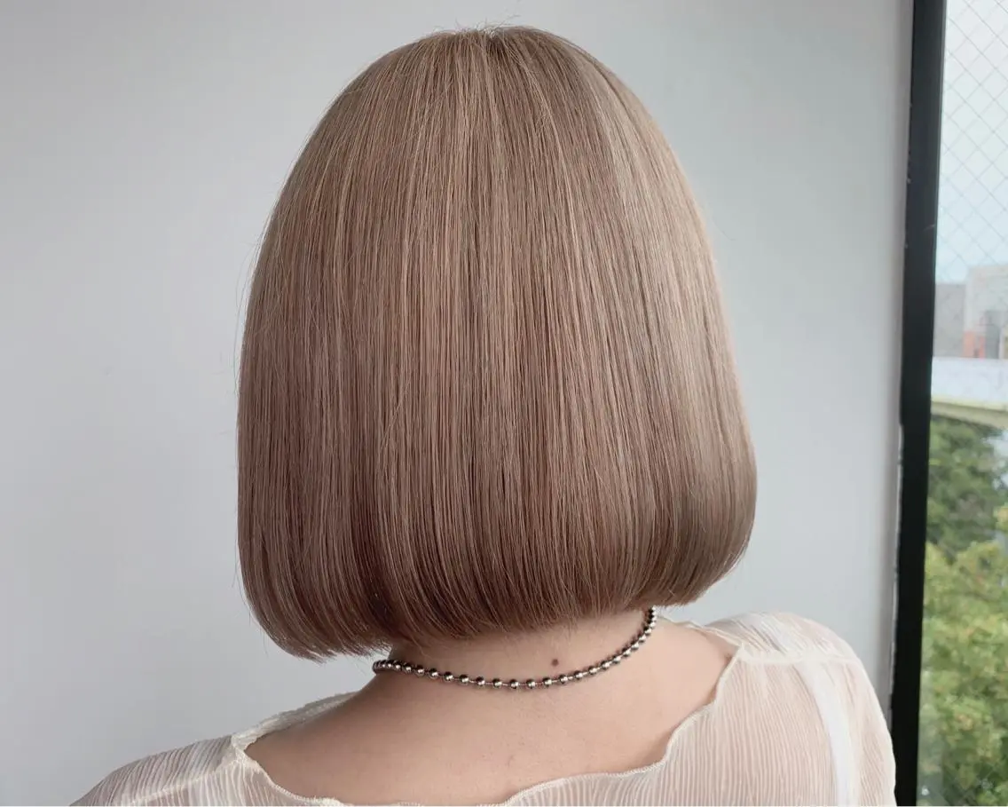 ショート カラー ベージュカラー ブリーチ ミルクティーベージュ ヘアカラー トリートメント ✅ケアブリーチ✅ トヨオカ ノブヒデのヘアスタイル