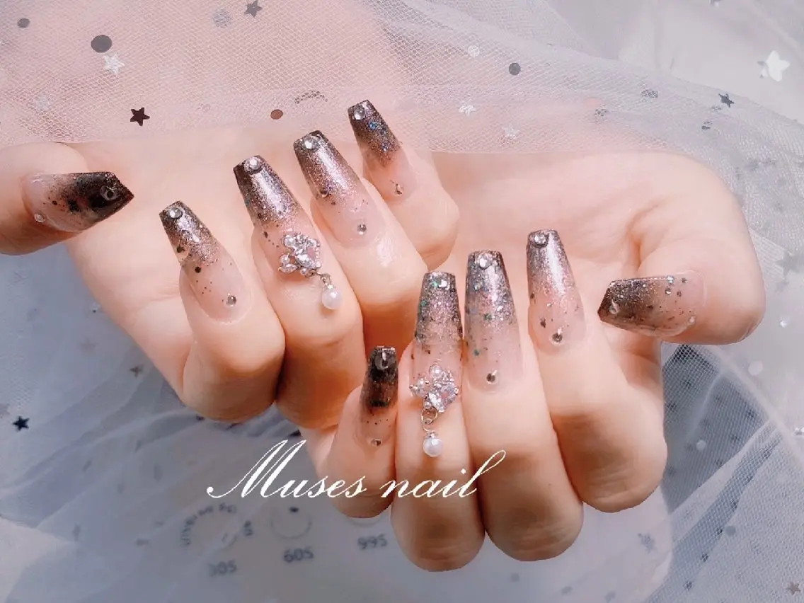 ネイル ストーンネイル ハンドネイル MUSES Nail@新大久保のネイルデザイン