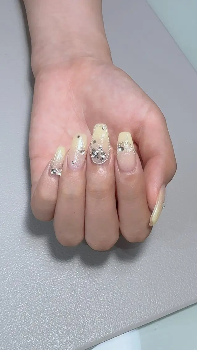 ネイル グラデーション 黄色 nailsalon urümのネイルデザイン