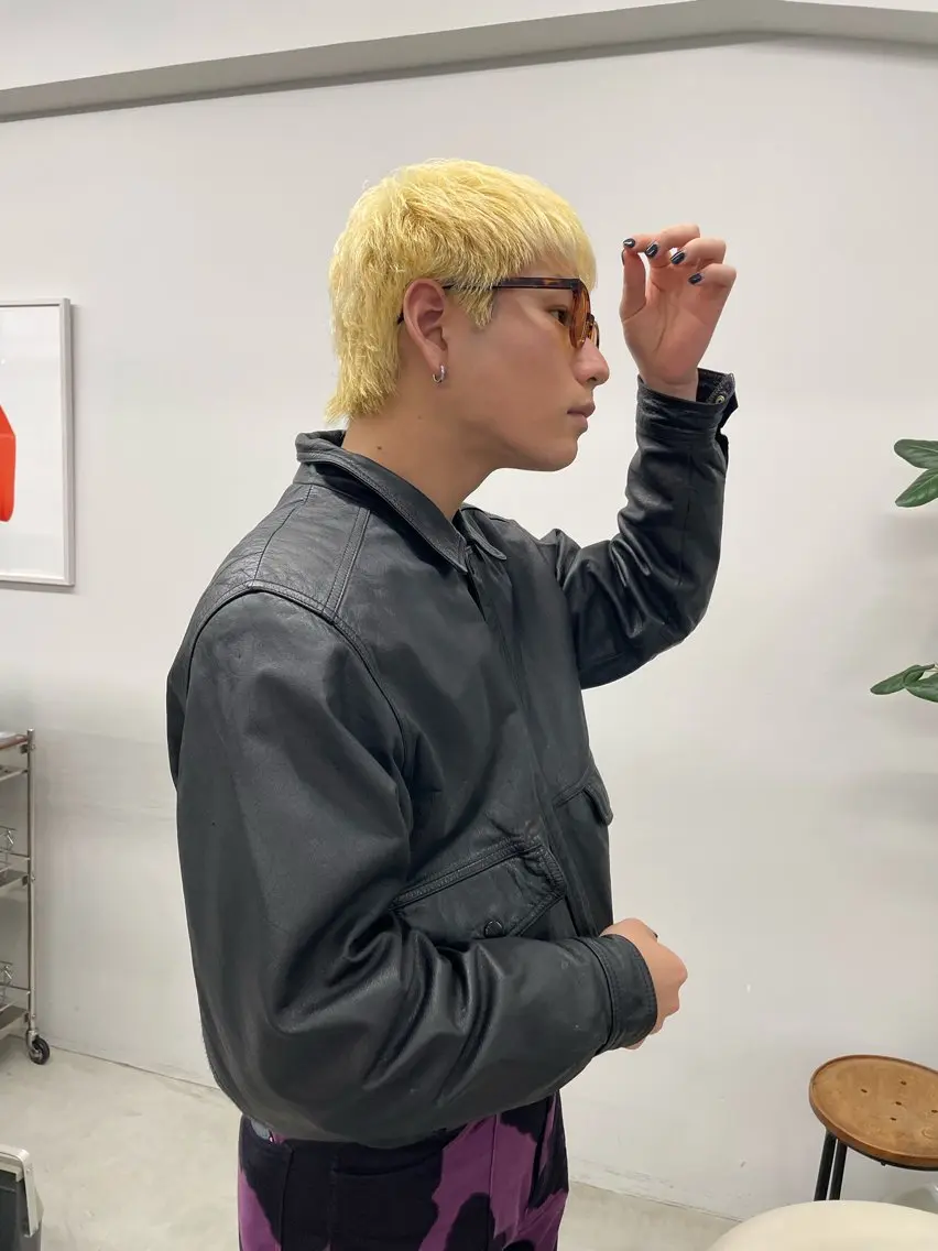 ショート カラー メンズ オカモト ミユウのヘアスタイル