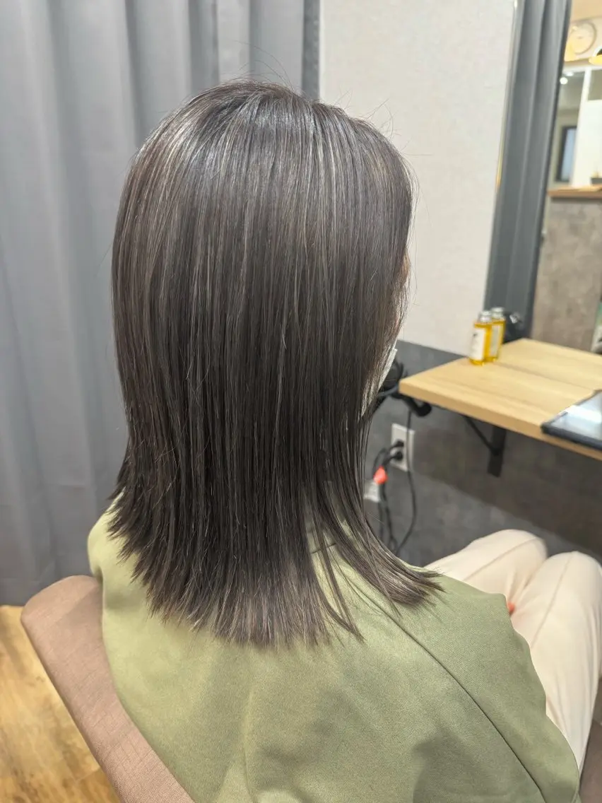 ミディアム カラー アッシュ アッシュグレー アッシュグレージュ グレージュ reeed konnoのヘアスタイル