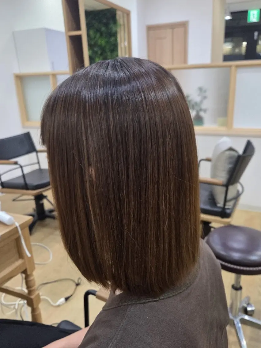 ミディアム カット 縮毛矯正 新木 美優のヘアスタイル