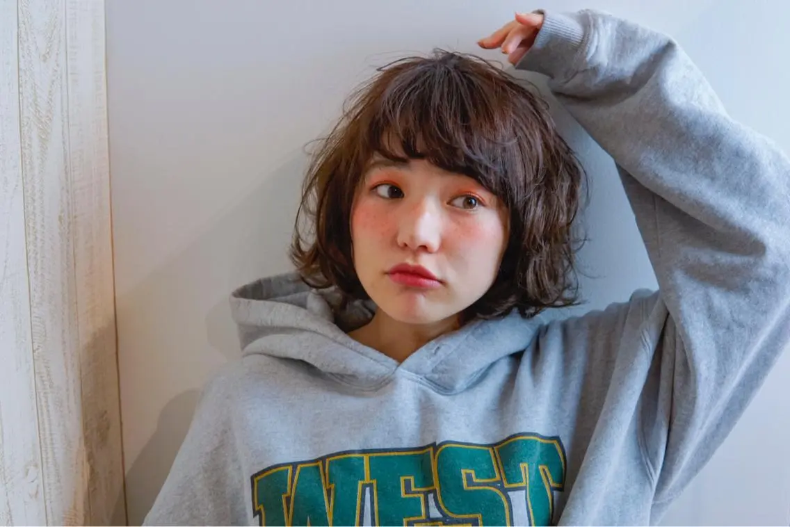 ミディアム カラー パーマ 髪質改善、エクステ 山口卓哉のヘアスタイル