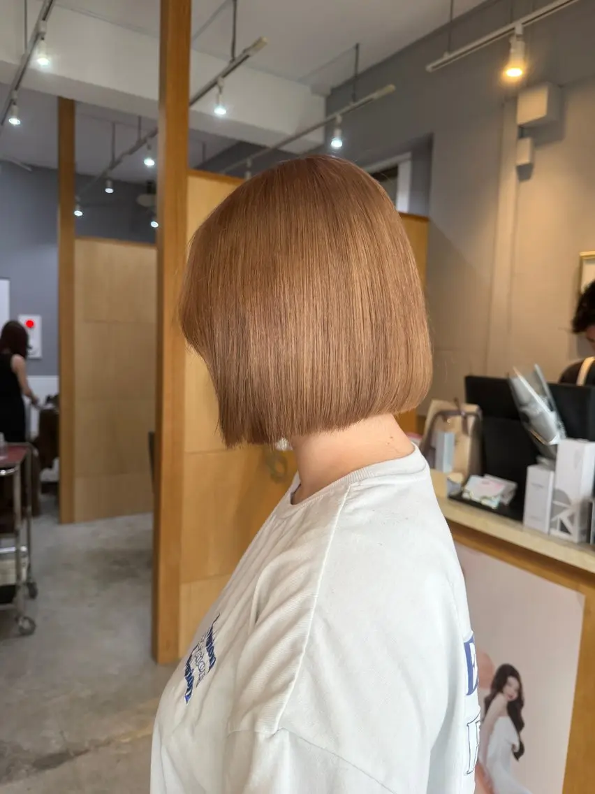 ミディアム ボブ ヘアカラー トリートメント miloc MOMOKAのヘアスタイル