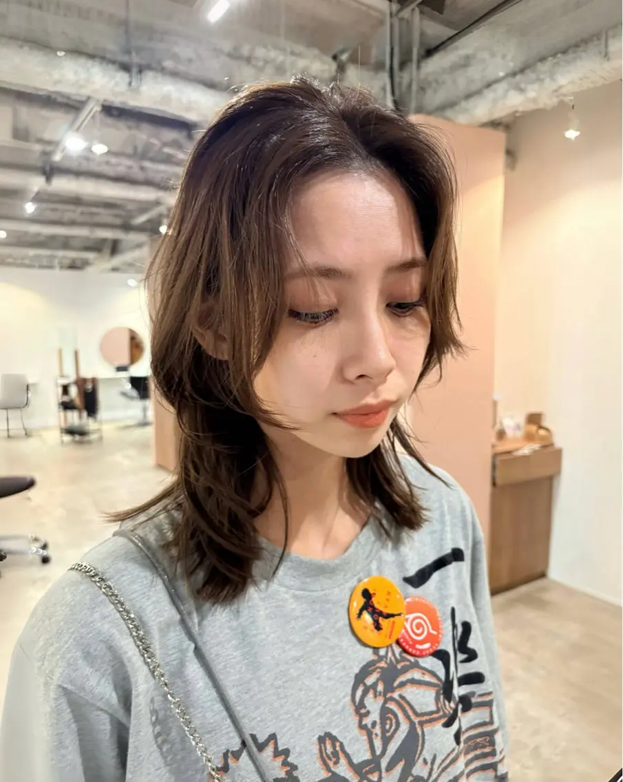 セミロング カラー ヘアアレンジ グレージュ ラベンダーカラー レイヤーカット カット ヘアカラー 🎀suzuna 透明感colorのヘアスタイル