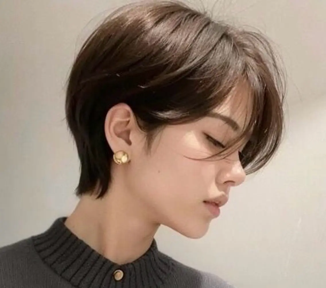 ショート カット 韓国風　白髪ぼかし NAOTOのヘアスタイル