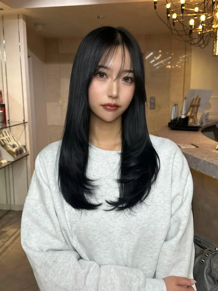 ロング カラー カット ヘアカラー トリートメント 韓国/レイヤー/ 透明感🩶ひかる🩶のヘアスタイル