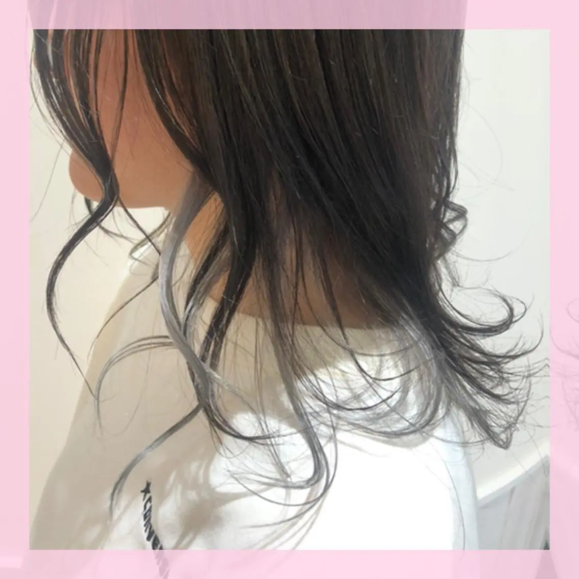 ミディアム カラー インナーカラー シルバー ホワイトシルバー カット ヘアカラー 🍒前川 🍒のヘアスタイル