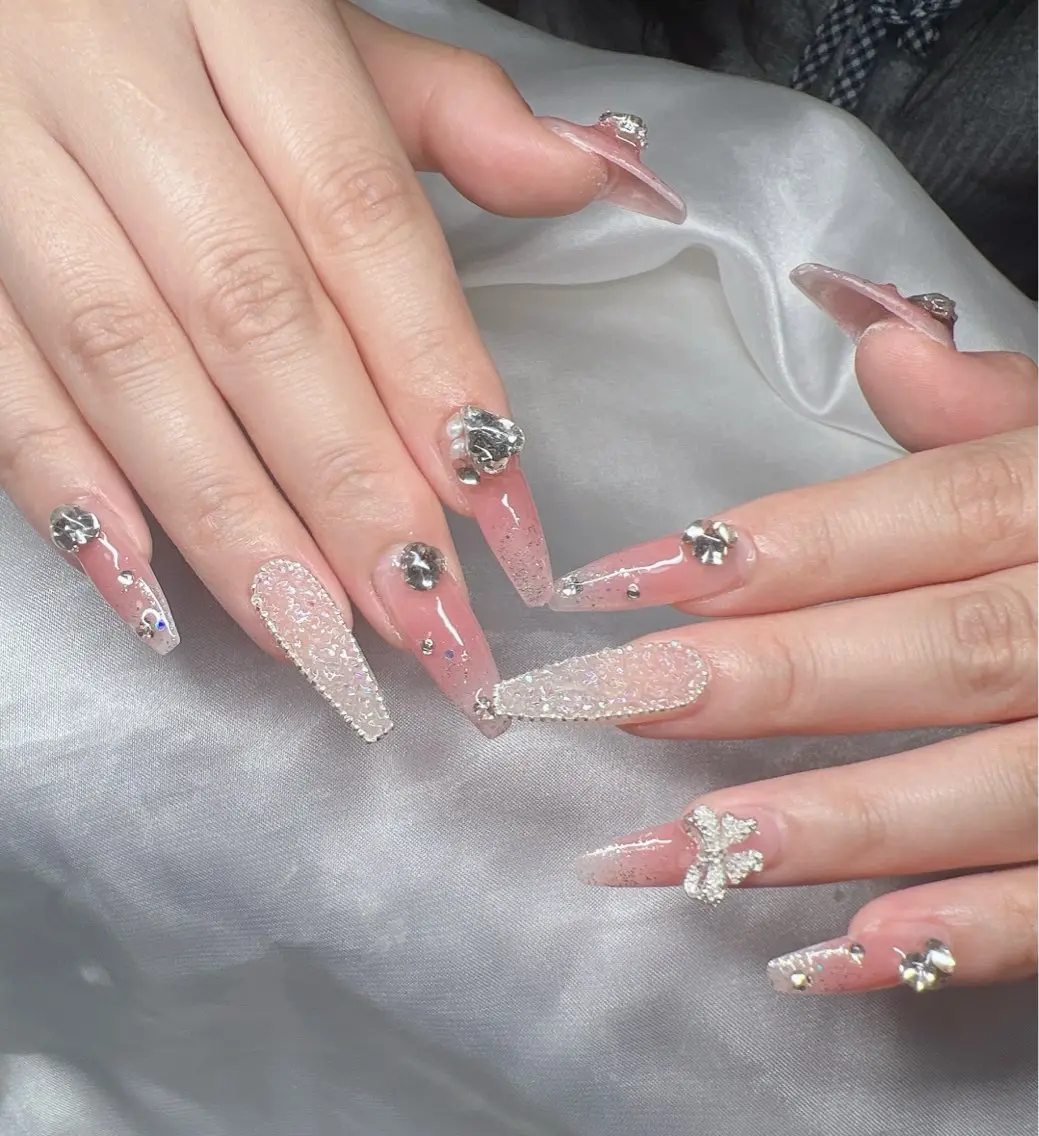 ネイル 長さ出し グラデーション 卒業式 キラキラネイル マグネットネイル ハンドネイル Lee Nailsのネイルデザイン