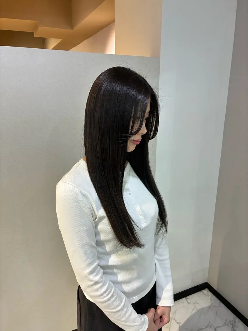 ロング カラー 透明感カラー トリートメント ハナダ メイのヘアスタイル