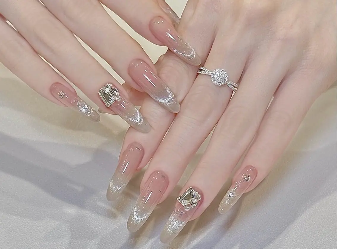 ネイル more glamのネイルデザイン