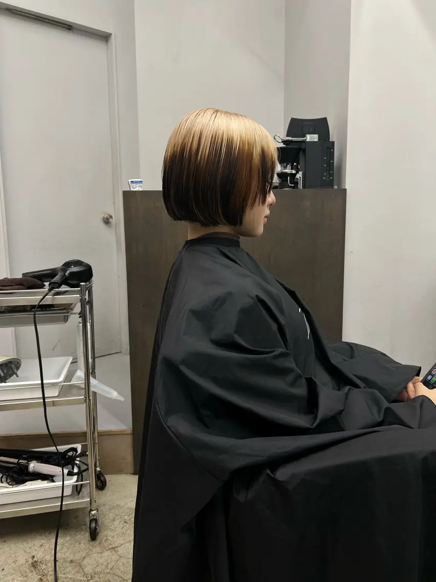カラー ヘアカラー トリートメント ケアブリーチ特化 ハイトーンカラーのヘアスタイル
