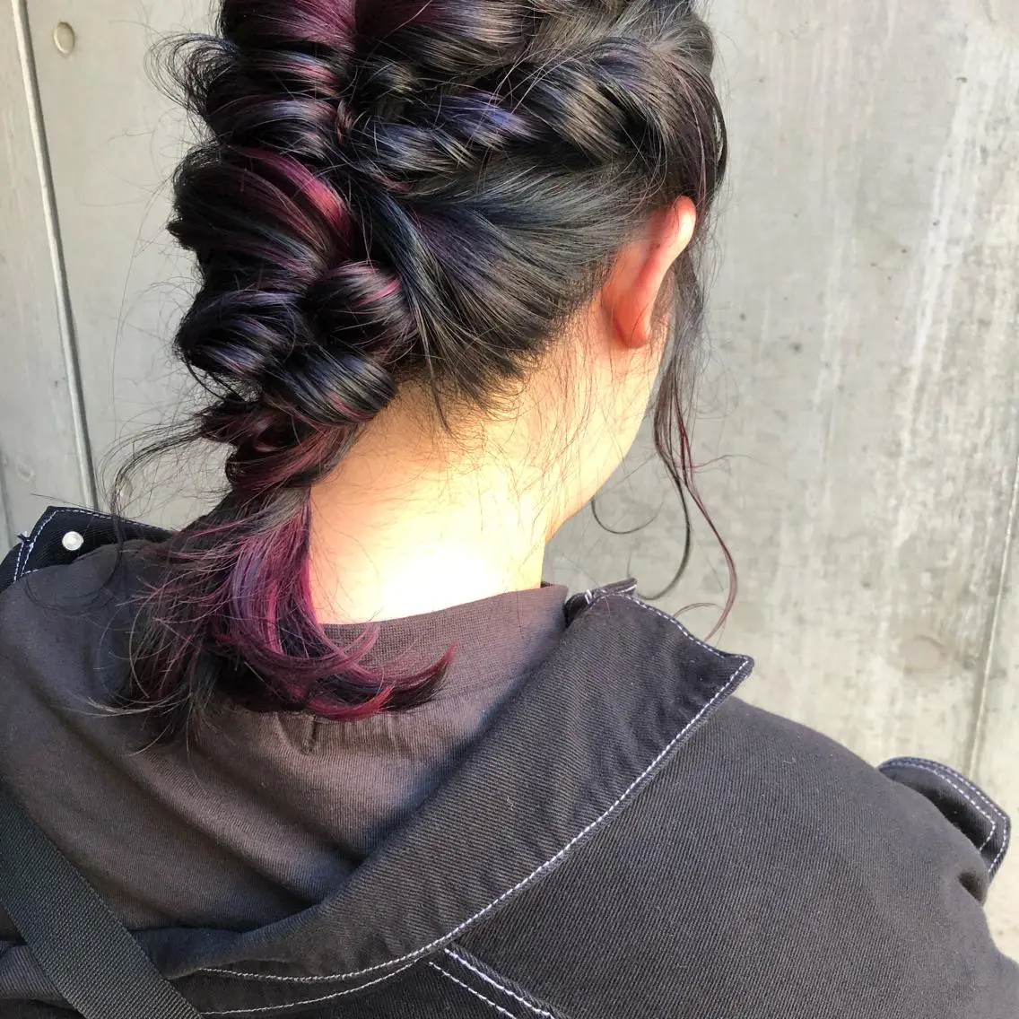 ミディアム カラー ヘアアレンジ インナーカラー ネイビーカラー バイオレットカラー ヘアカラー YAWN《ヨウン》 Yucaのその他イメージ