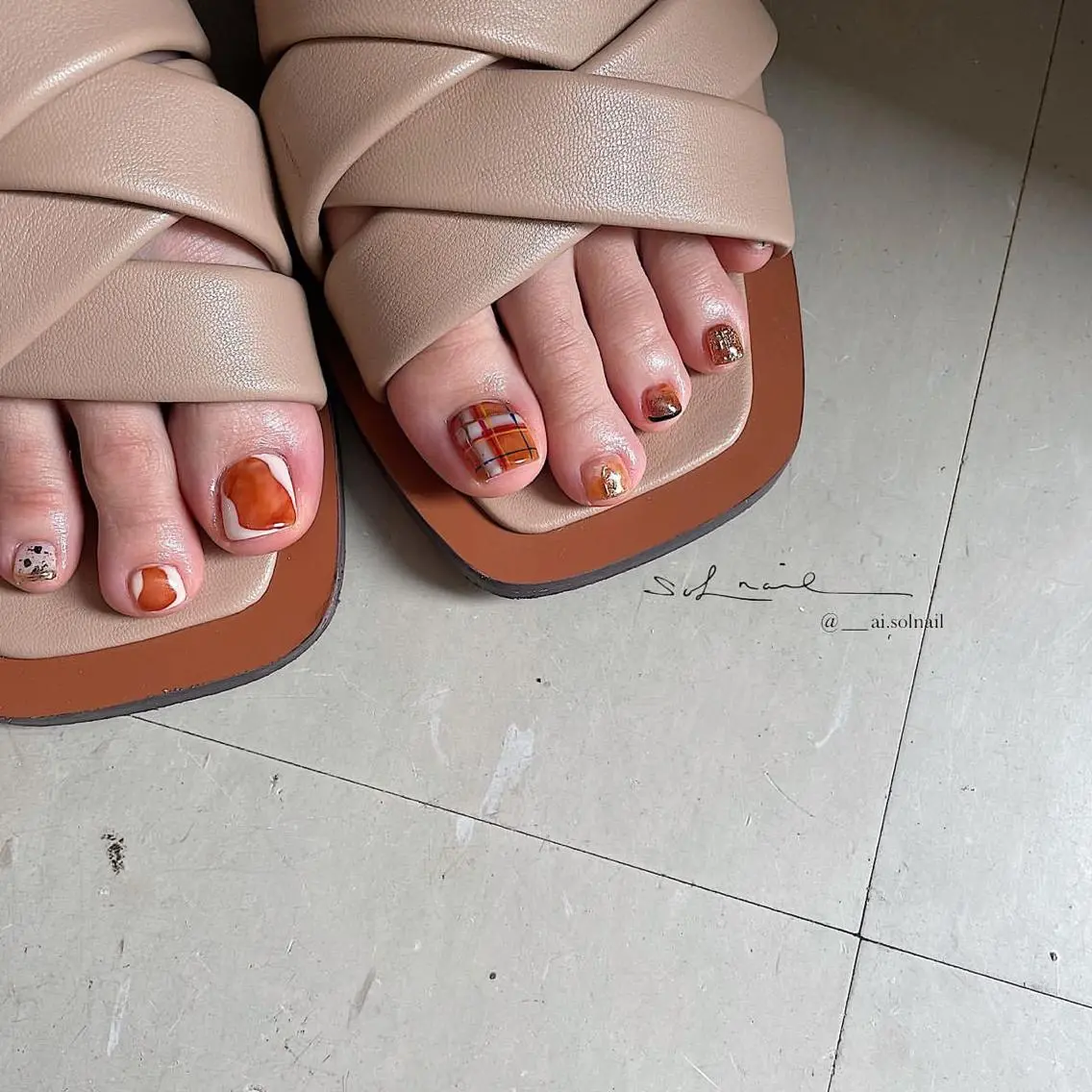 ネイル ブラウン フレンチネイル ジェルネイル ミラーネイル ニュアンスネイル 🍃伏見 / soL nail / aiのネイルデザイン