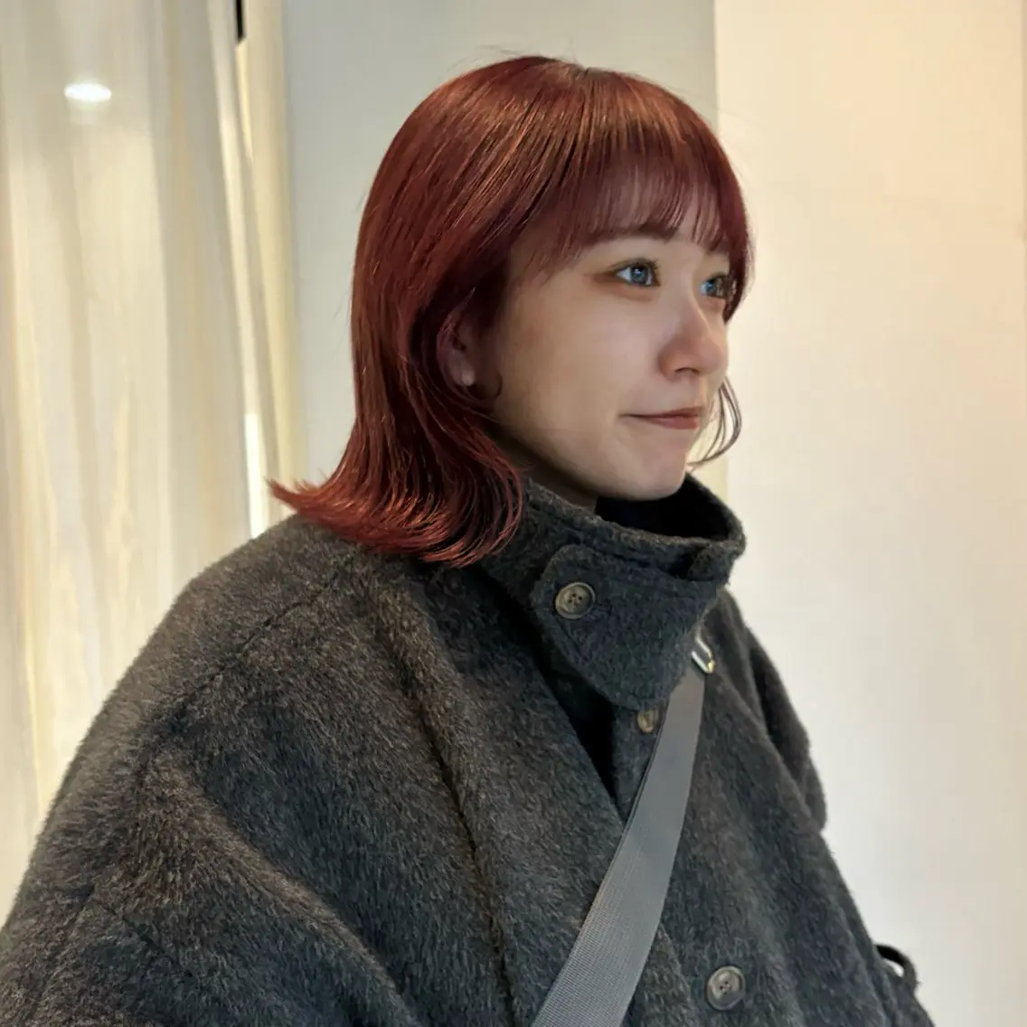 ミディアム カラー ブリーチ ピンクカラー レッドカラー ヘアカラー トリートメント 的場 莉音のヘアスタイル
