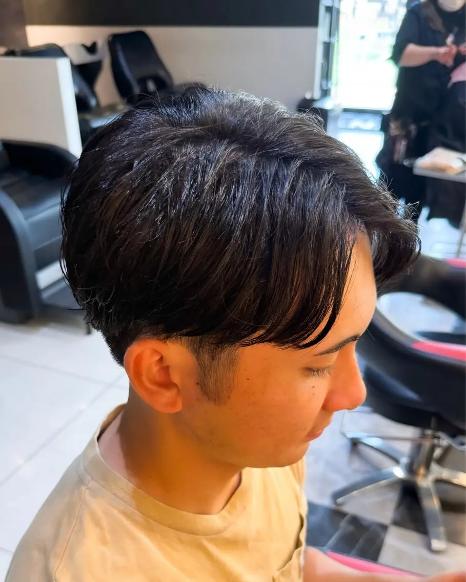 ショート カラー パーマ メンズ ビジネス センターパート カット パーマ パーマ/毛流れ メンズ特化/田中海斗のヘアスタイル