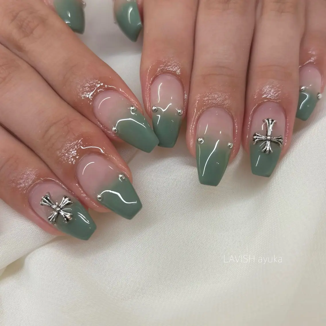 ネイル ハンドネイル LAVISH ayukaのネイルデザイン